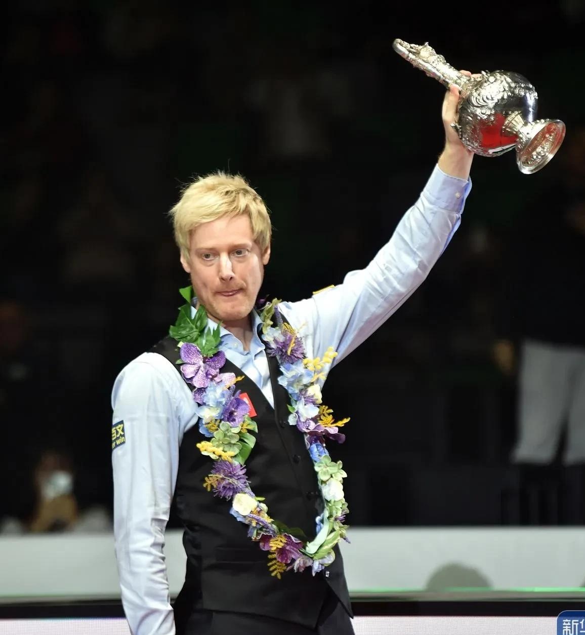 而另一位备 而另一位备