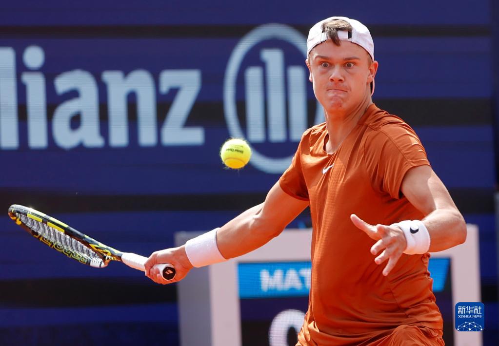 卡的中场 卡的中场